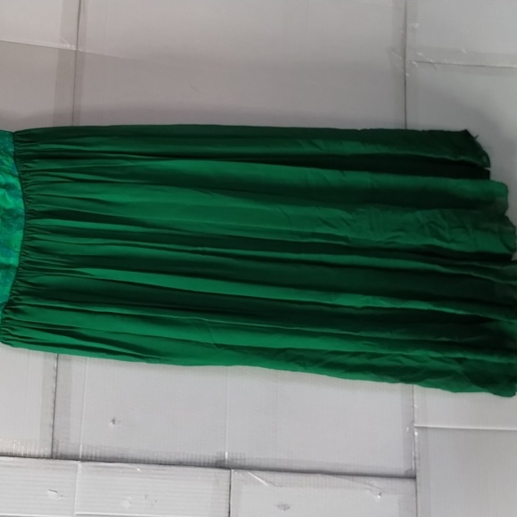 Elegant Floral Embroidered Green Sleeveless Dress Pleated Vibrant Colorful Chic - Picture 2 of 11